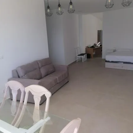 Center R3 Apartment *